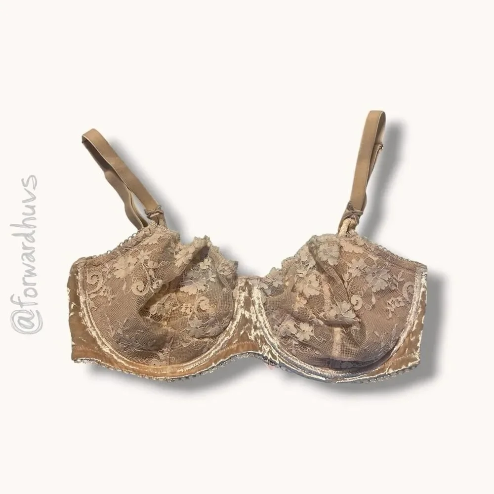 Victoria’s Secret Lace & Velvet Underwire Bra – Size 34DDD